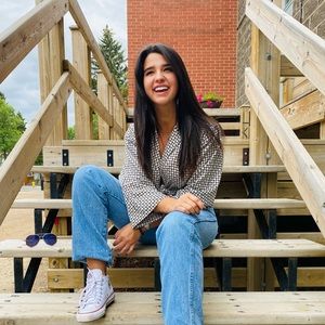 Meet your Posher, Emily